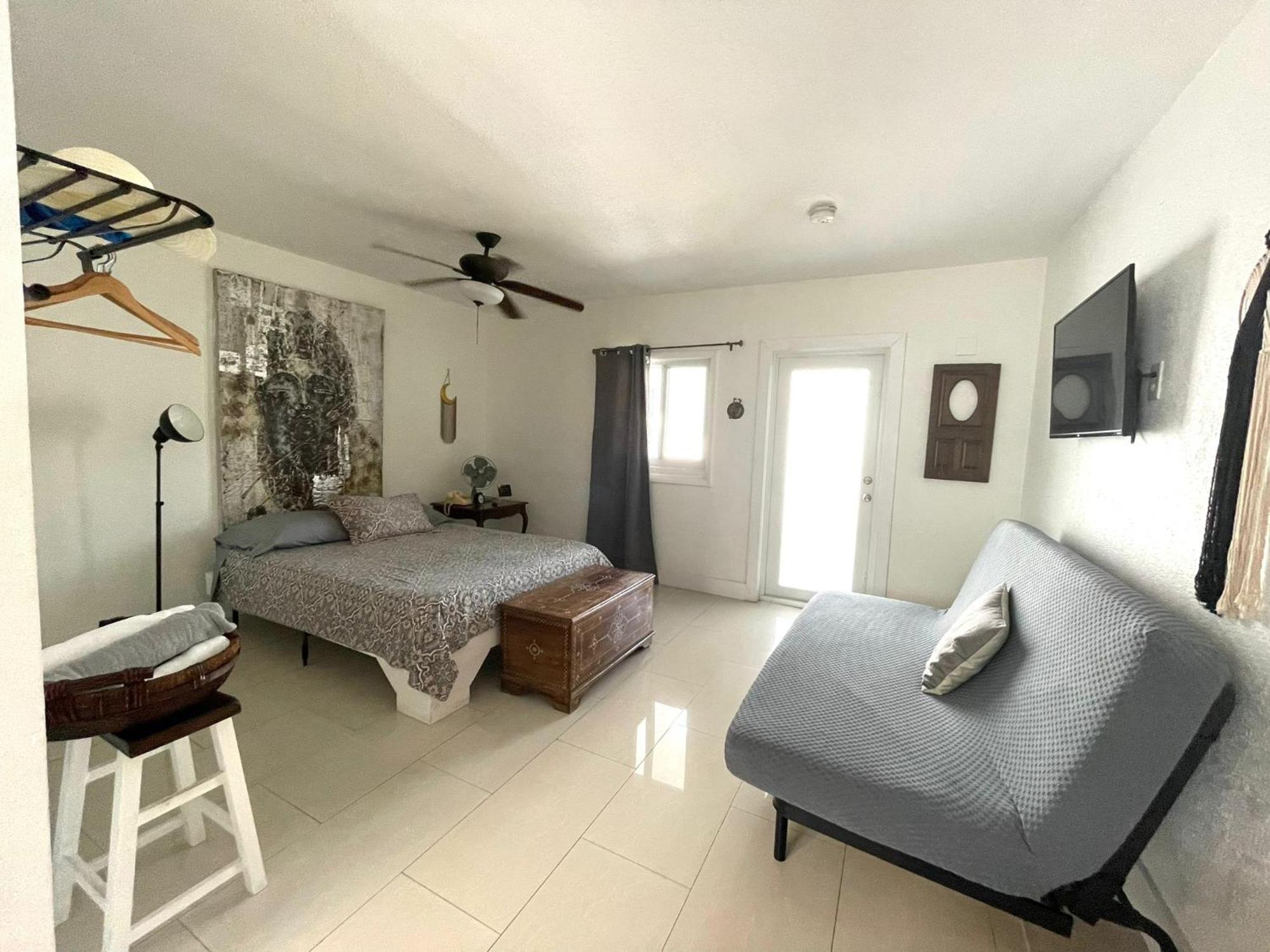 Private Studio Blocks From Coconut Grove Miami Exterior foto